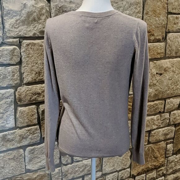 Old navy tan sweater size medium leopard head long sleeve - Picture 5 of 6